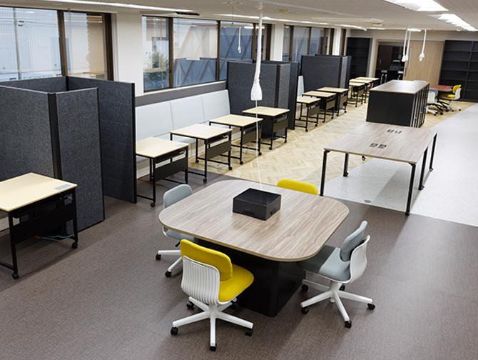 事務所2階フリーアドレス化